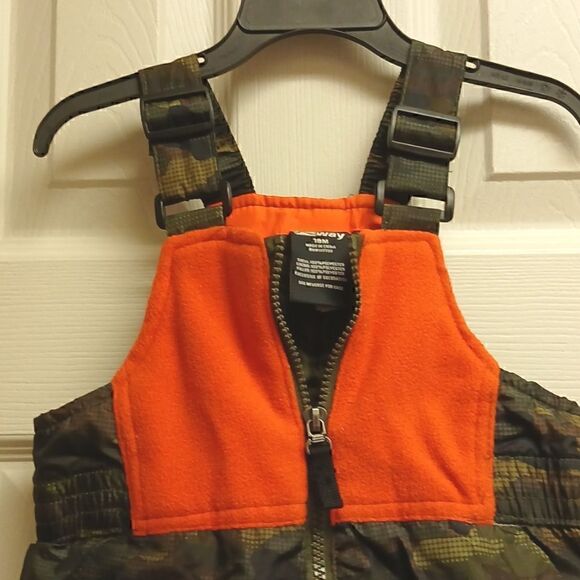 RUNWAY, Camo Hunting Bibs Size 18 Months. Green, Black,  Orange,  Brown - Picture 2 of 8